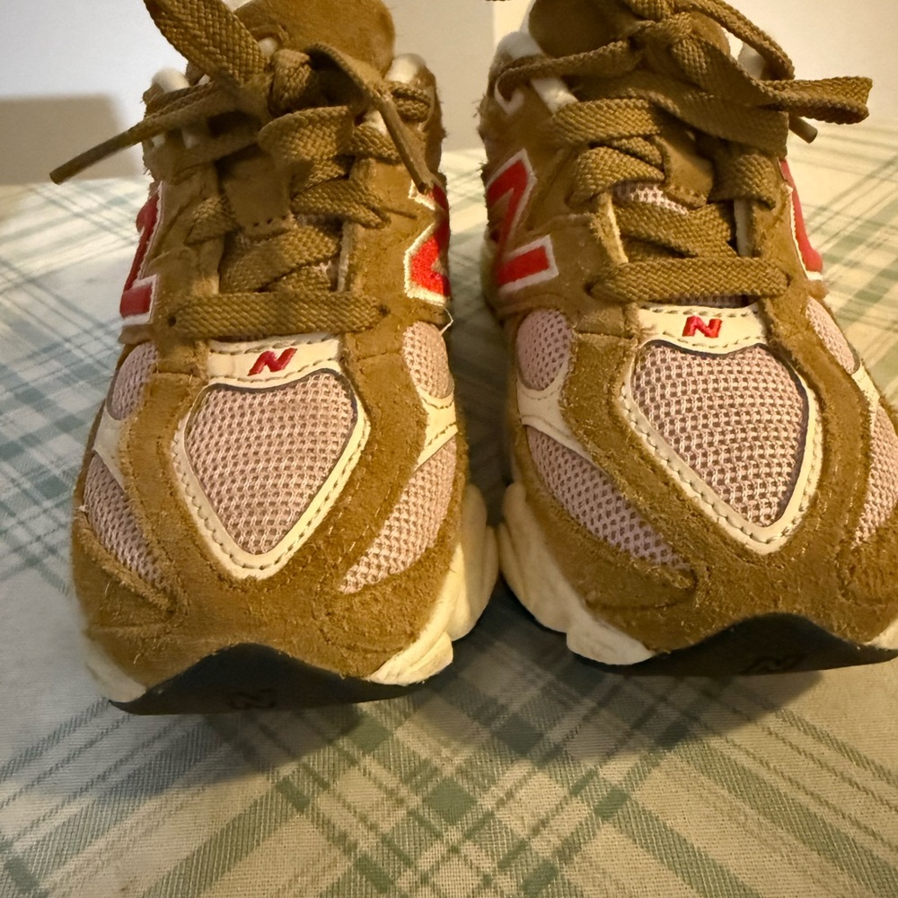 New Balance 9060 Kids Brown and Pink Sneakers